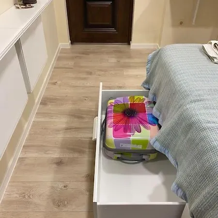 Historic Place With Paid Parking Daire