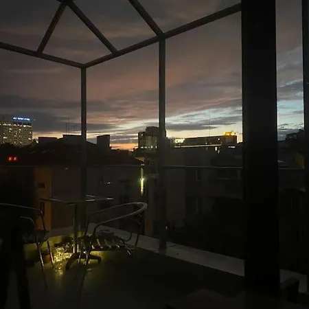 Historic Place With Paid Parking Warna