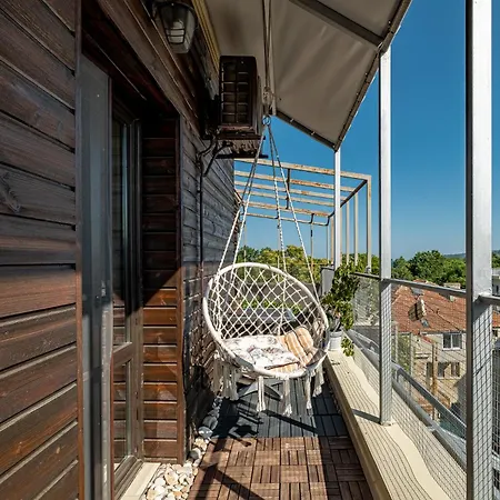 Historic Place With Paid Parking * Warna